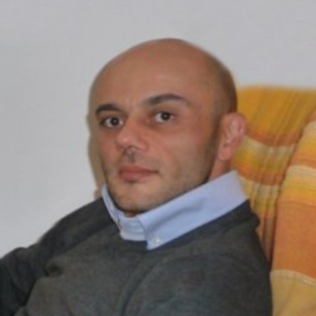 Titolo (4) Titolo (4)